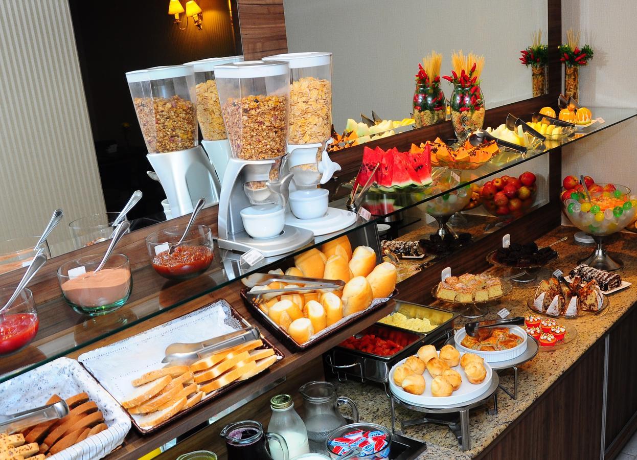 Curitiba Palace Estacao Hotel ภายนอก รูปภาพ